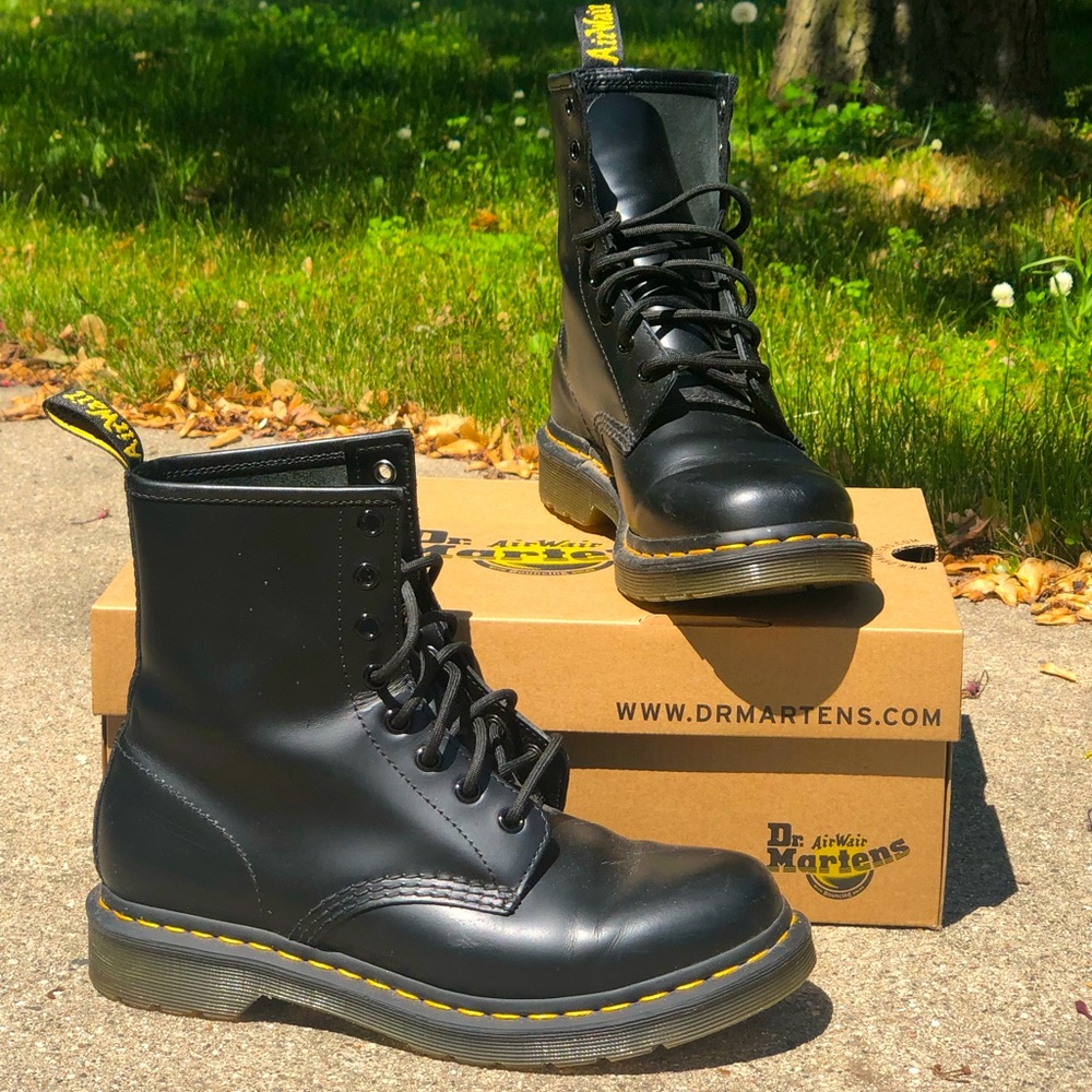 Black Doc Martens- 1460 Smooth Leather